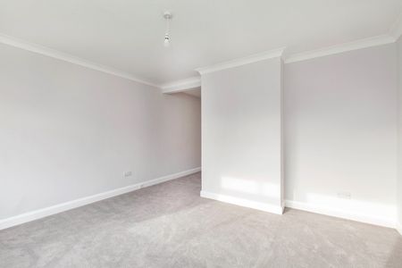 3 Bed Semi-Detached House, Clifton Crescent, S9 - Photo 2