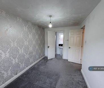 3 bedroom semi-detached house to rent - Photo 2
