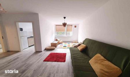 Inchiriere garsoniera cu birou decomandata Avantgarden 4 Brasov - Fotografie 5