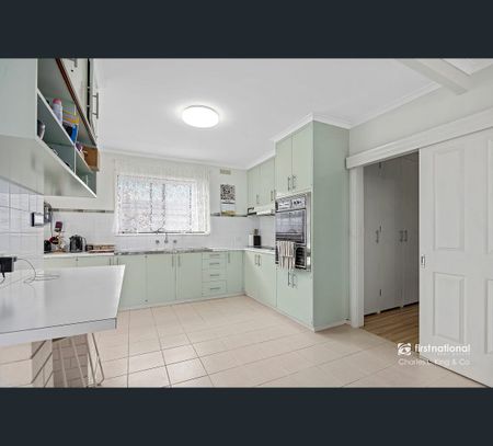 10 Luth Street, Echuca, Vic 3564 - Photo 2