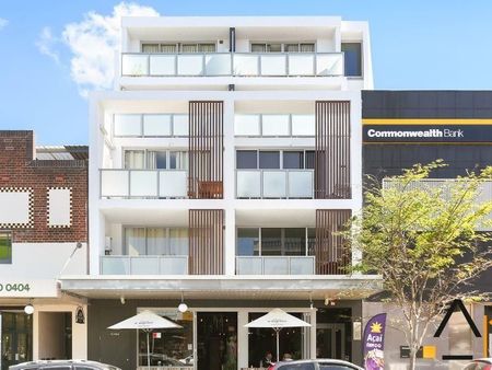 One bedroom apartment with a large flexible floorplan! - Photo 2