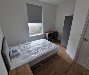 4 bedroom terraced house to rent - Photo 4