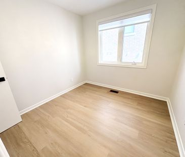 For Lease - 98 Newton Drive Unit# Main, Toronto, Ontario - Photo 3