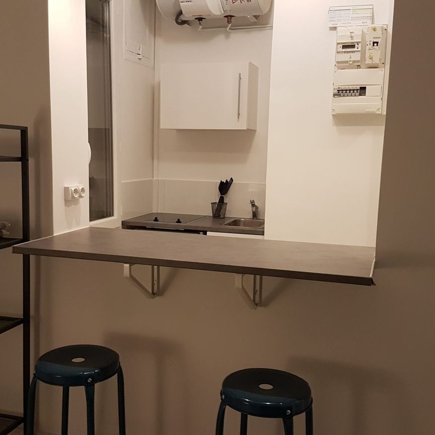 Location Appartement 1 pièce 15m² BOULOGNE BILLANCOURT 92100 - Photo 1