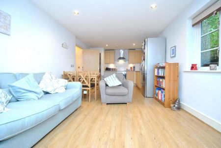 2 bedroom apartment to rent - Photo 4