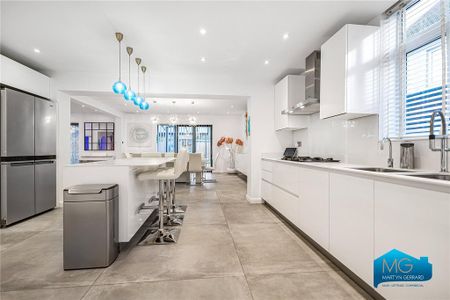 5 bedroom detached house to rent - Photo 3