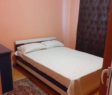 Inchiriez apartament doua camere semidecomandat - Fotografie 1