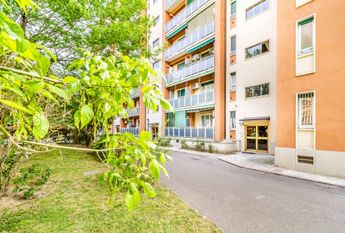 Wonderful single room with juliet balcony in Via Degli Astri - Inganni