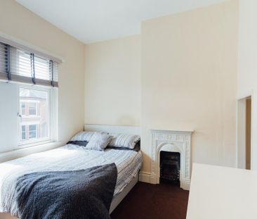 5 bedroom house to rent - Photo 2