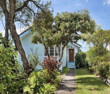 Delightful renovated home - Photo 6