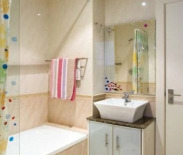 Fully Furnished 2-Bedroom Apartment in Prime CBD Location - Photo 5