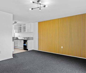 Freshly Renovated, Modern Two-Bedroom Unit - Handy Location - Photo 2