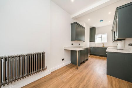 3 bedroom apartment to rent - Photo 5