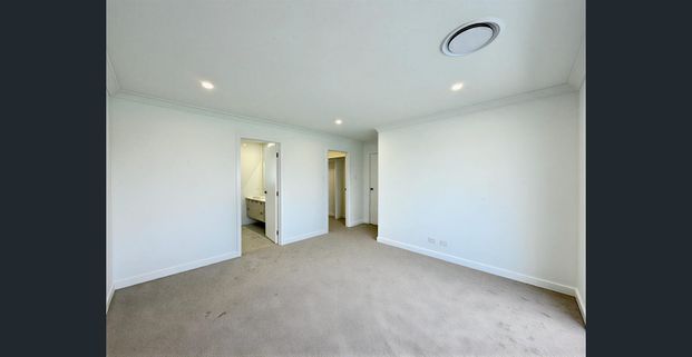 Brand New Build! - Photo 1