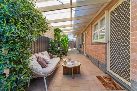 Charming Three Bedroom House close to Glenelg - Photo 5