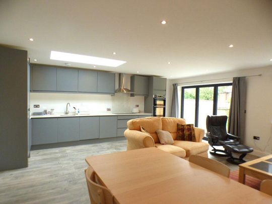 3 bedroom bungalow to rent - Photo 1