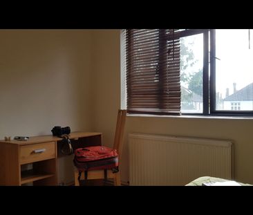 2 Bed Flat, Kingsbridge Avenue, W3 - Photo 5