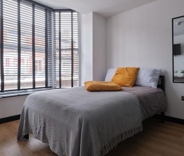 6 bedroom terraced house to rent - Photo 3