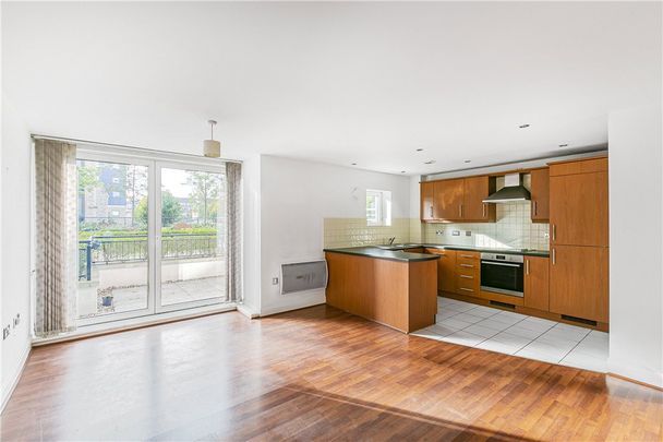 Holland Gardens, Brentford, London, TW8 0BE - Photo 1