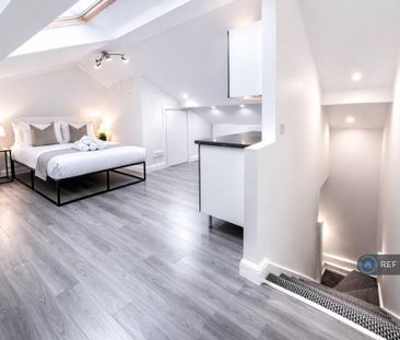 1 bedroom in a house share to rent - Photo 4