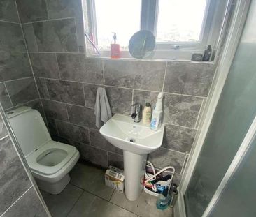 East Street Top Floor Flat,bedminster Bristol, BS3 - Photo 2