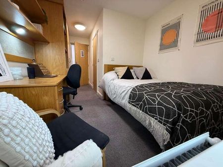 Longdales Lodge // Lincoln Bishop // Bed All Ensuite, LN2 - Photo 4