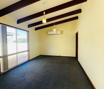 COSY AND NEAT 2 BEDROOM HOME! - Photo 4