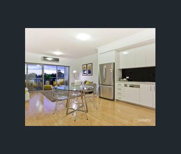 Super Stylish 1 x 1 Apartment ( semi furnished ) - Photo 3
