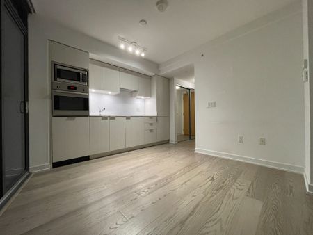 For Lease - 11 wellesley Street Unit# 2412, Toronto, Ontario - Photo 2