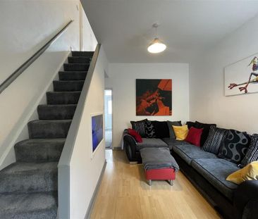 3 bedroom terraced house to rent - Photo 4
