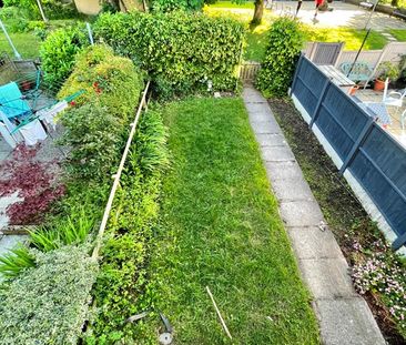 3 Bed Terraced House, Elmhurst Close, LS17 - Photo 2
