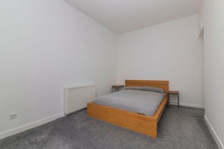 Flat 7, 80 James Watt Street - Photo 3