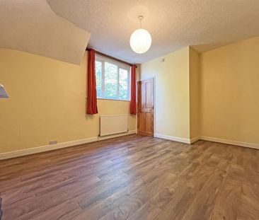 2 bedroom Semi-detached house to rent - Photo 6