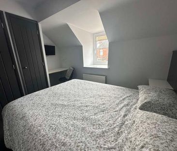 Gated Apartment // Bed // Aug, LN5 - Photo 4