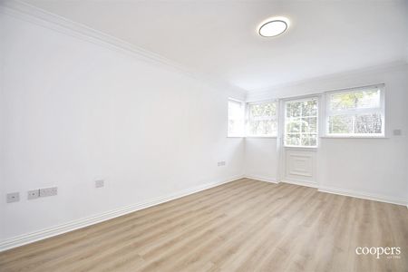 4 bedroom house - detached - Photo 2