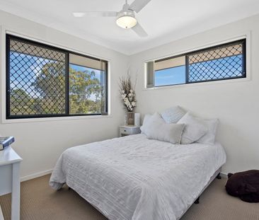 3 BED 2 BATH 2 CAR TOWNHOUSE, ULTRA HIGH SPEED INTERNET - Photo 4