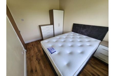 4 bedroom house share to rent - Photo 2