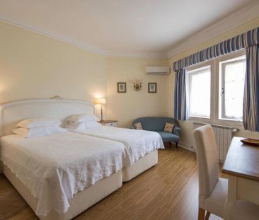 Moradia T8+2 com móveis, jardim e piscina próximo ao centro de Cascais - Photo 6