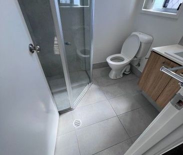 32 Joyce St - 3 Bed Townhouse - Photo 5