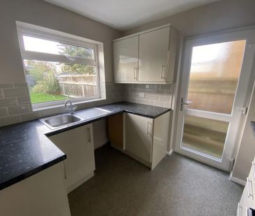 3 bedroom end of terrace house to rent - Photo 4