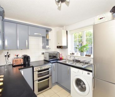 2 bedroom terraced house to rent - Photo 4