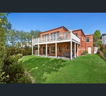 10 Greenfinch Way, Wandana Heights, Vic 3216 - Photo 2