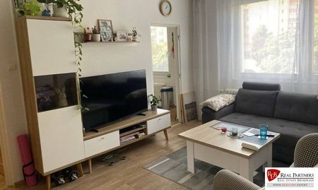 REB.SK Prenájom 2,5 izbového bytu Bratislava IV - Photo 2