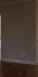 VILLE ST. LAURENT // 3 CHAMBRES // BRIGHT 6 1/2 Upper Duplex - Photo 3