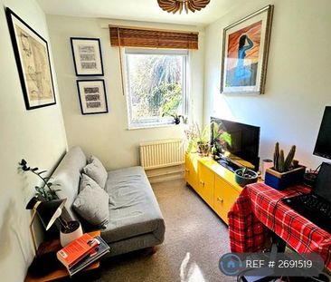 3 bedroom maisonette to rent - Photo 2