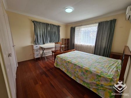 Full Furnished 4 Bedrooms in Shared House - Photo 2