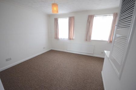 2 bedroom semi-detached house to rent - Photo 4