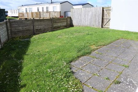 32 Old Castle Court, Portrush, BT55 7PT - Photo 3