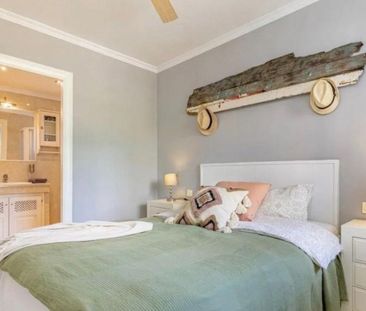 Middle Floor Apartment in Estepona - Photo 4