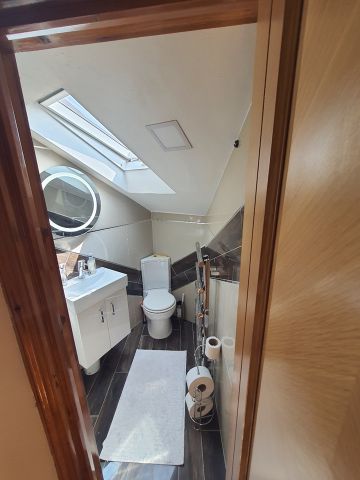 Room in a Shared House, The Drive, CR7 - Photo 5